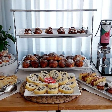 Hotel Brotas Ρίμινι Εξωτερικό φωτογραφία