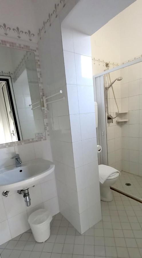 Hotel Brotas Ρίμινι Εξωτερικό φωτογραφία