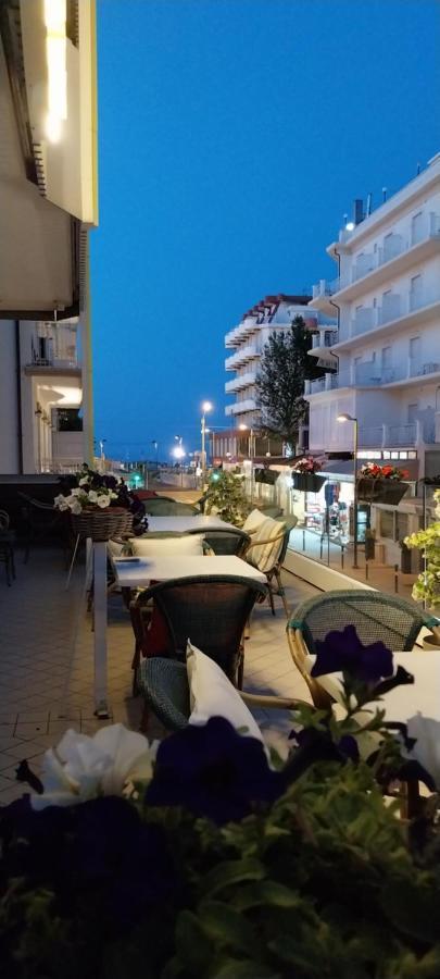 Hotel Brotas Ρίμινι Εξωτερικό φωτογραφία