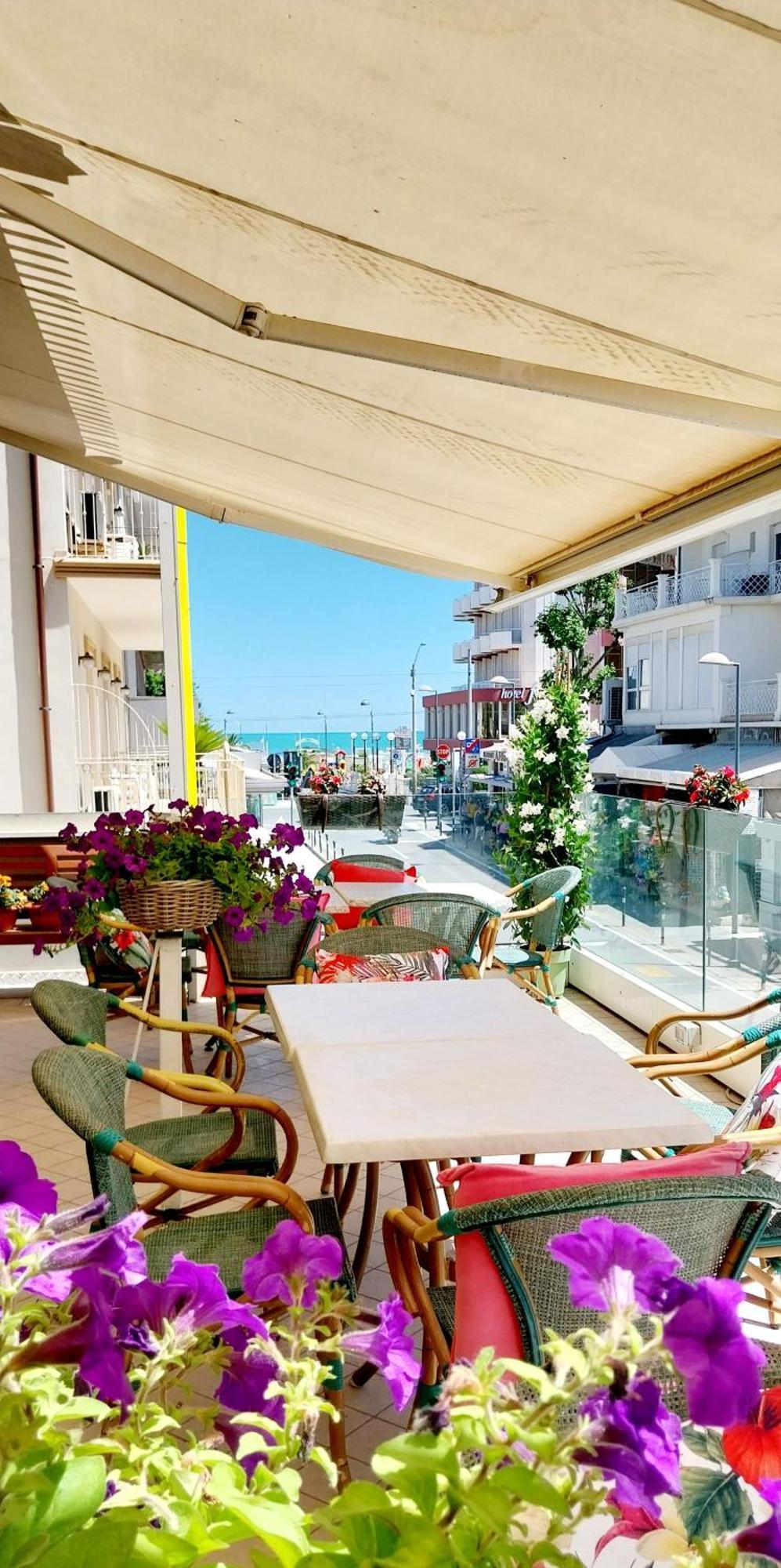 Hotel Brotas Ρίμινι Εξωτερικό φωτογραφία