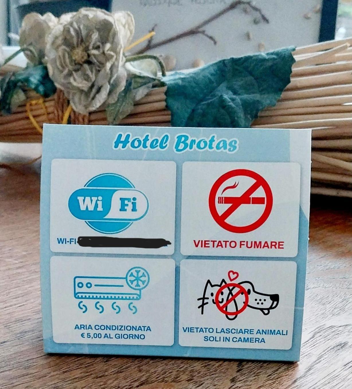 Hotel Brotas Ρίμινι Εξωτερικό φωτογραφία