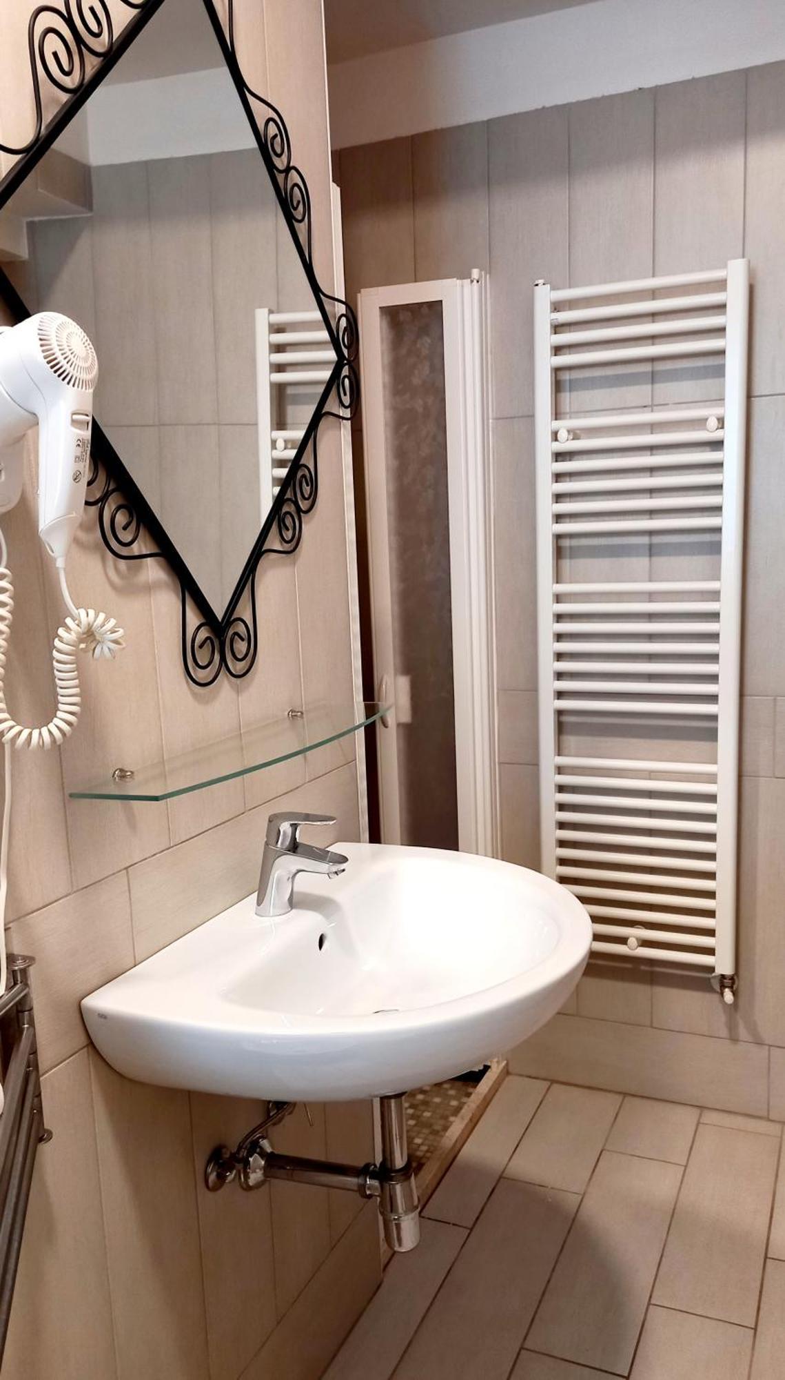 Hotel Brotas Ρίμινι Εξωτερικό φωτογραφία