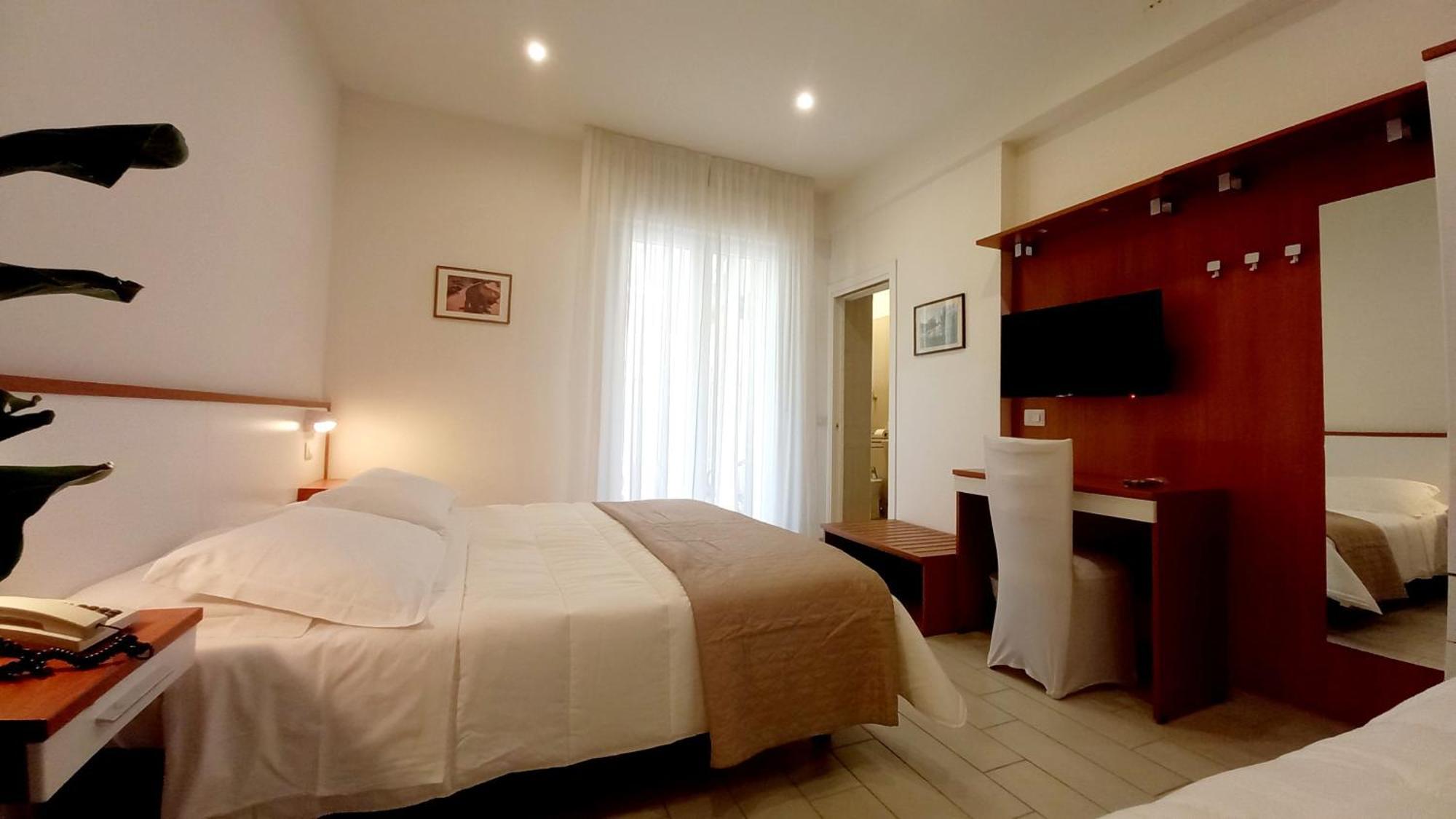 Hotel Brotas Ρίμινι Εξωτερικό φωτογραφία