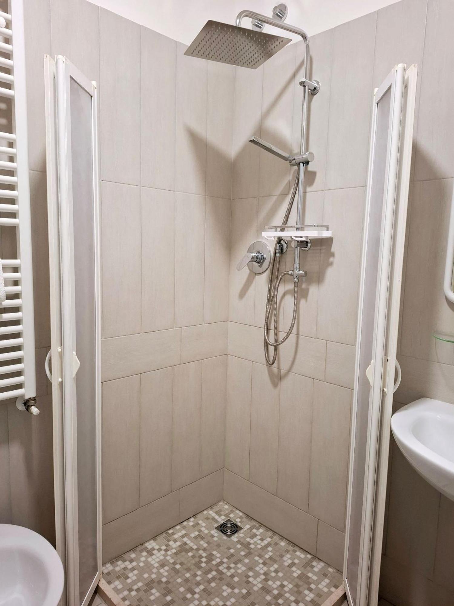 Hotel Brotas Ρίμινι Εξωτερικό φωτογραφία