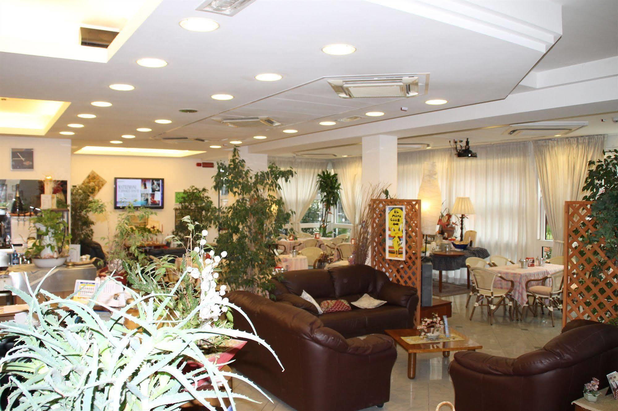 Hotel Brotas Ρίμινι Εξωτερικό φωτογραφία