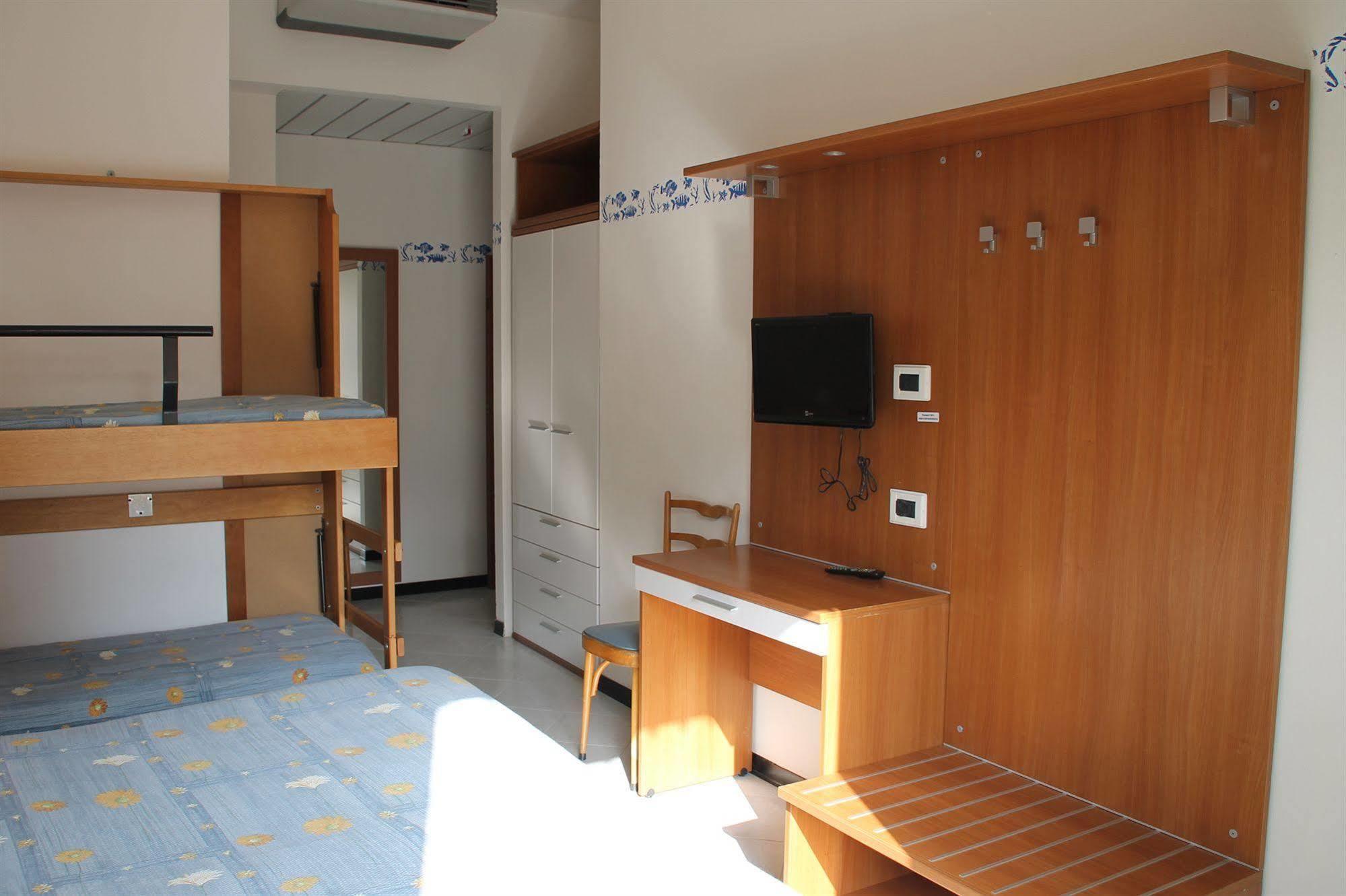 Hotel Brotas Ρίμινι Εξωτερικό φωτογραφία