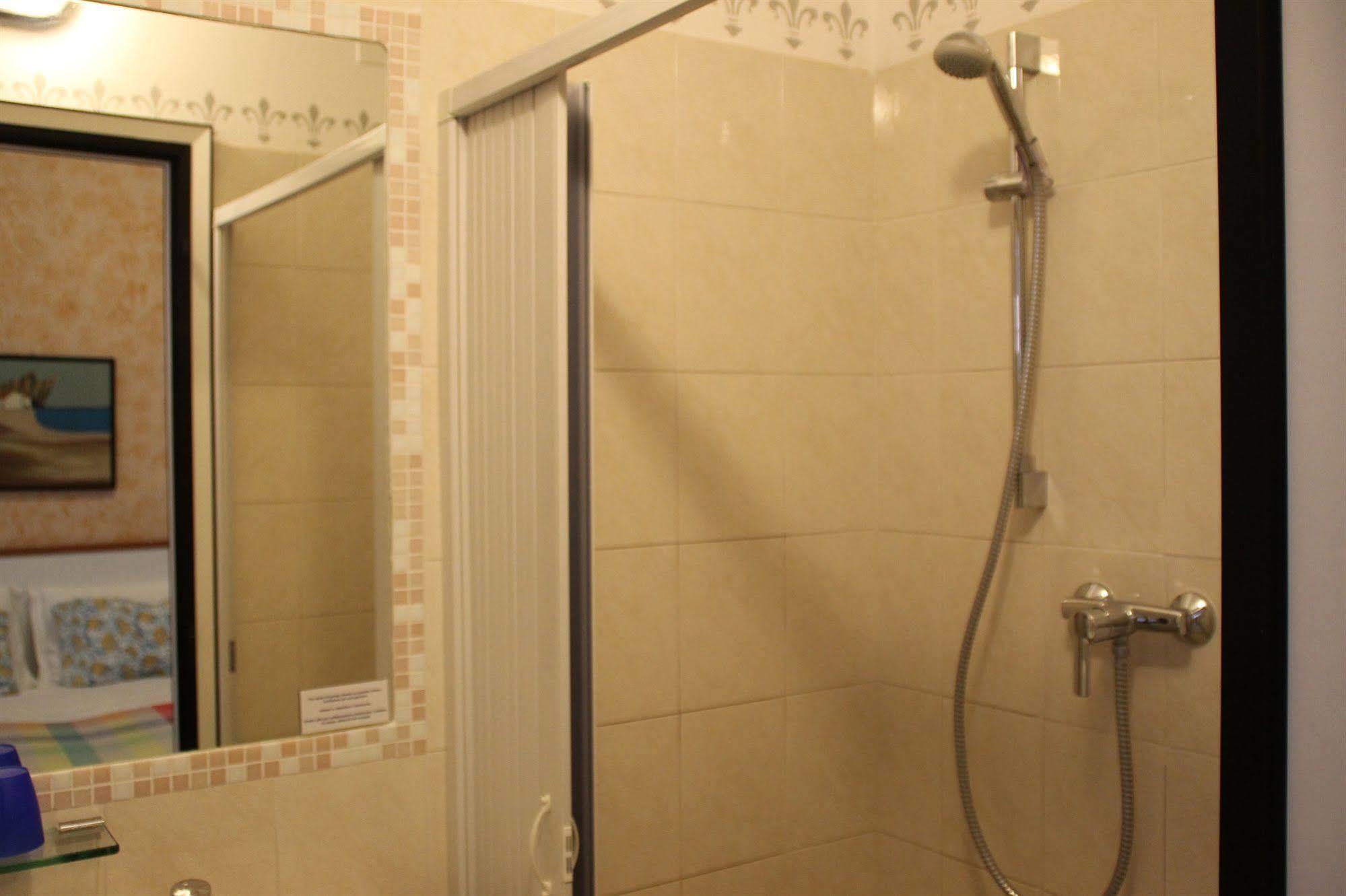 Hotel Brotas Ρίμινι Εξωτερικό φωτογραφία
