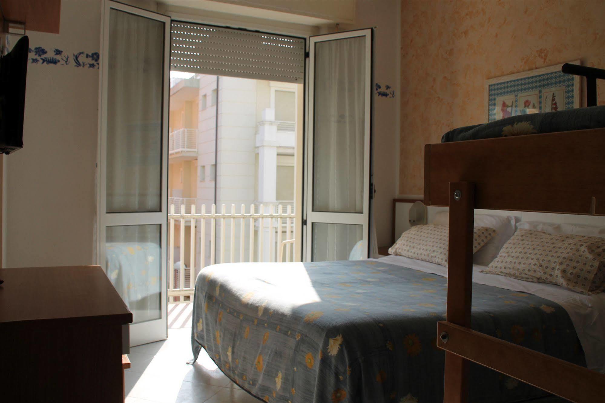 Hotel Brotas Ρίμινι Εξωτερικό φωτογραφία