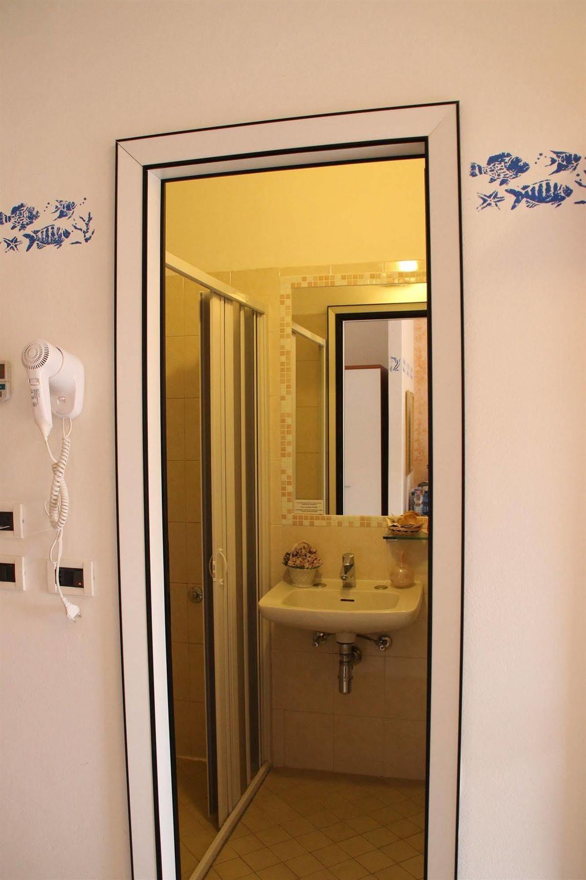 Hotel Brotas Ρίμινι Εξωτερικό φωτογραφία