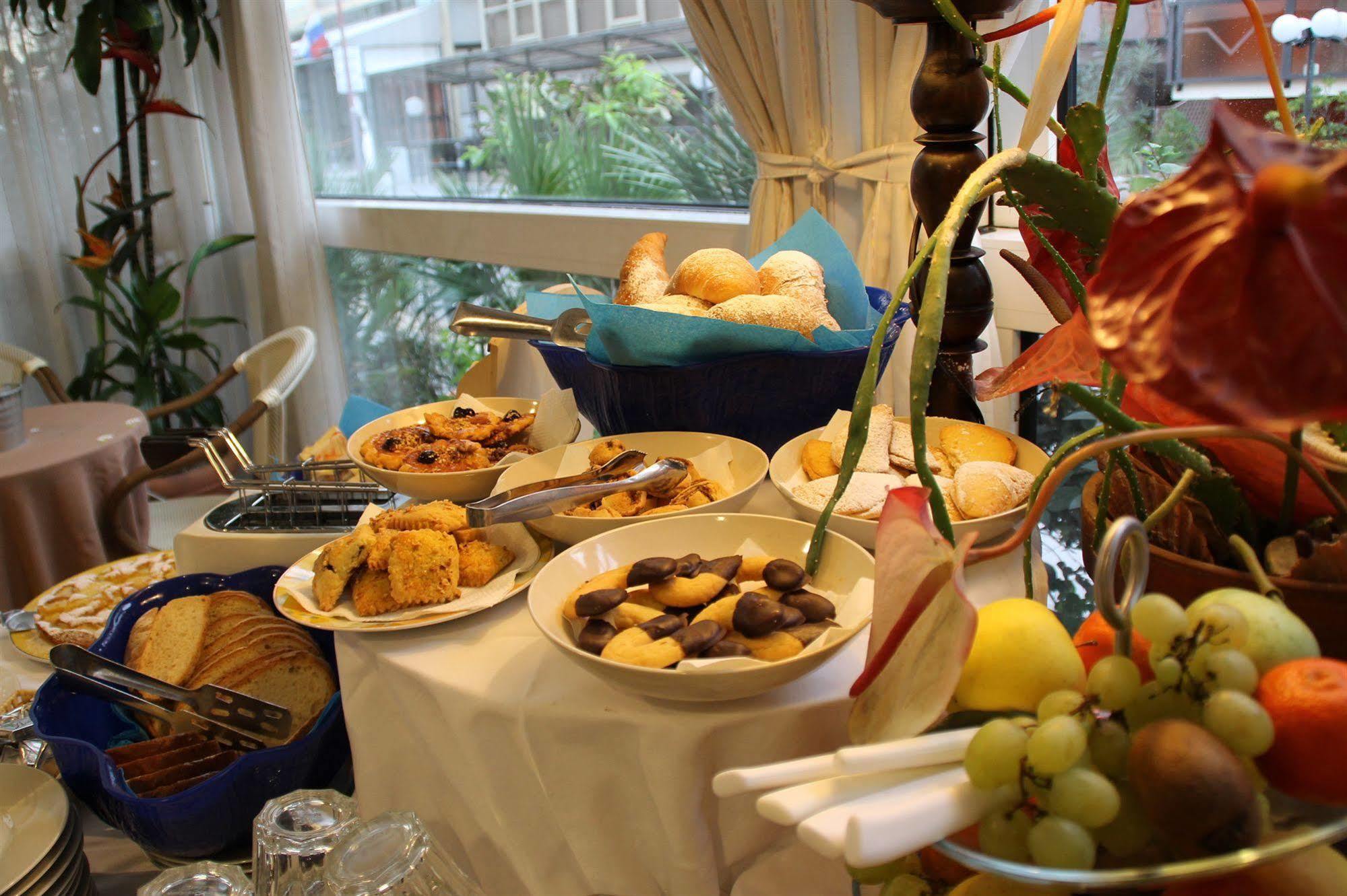 Hotel Brotas Ρίμινι Εξωτερικό φωτογραφία