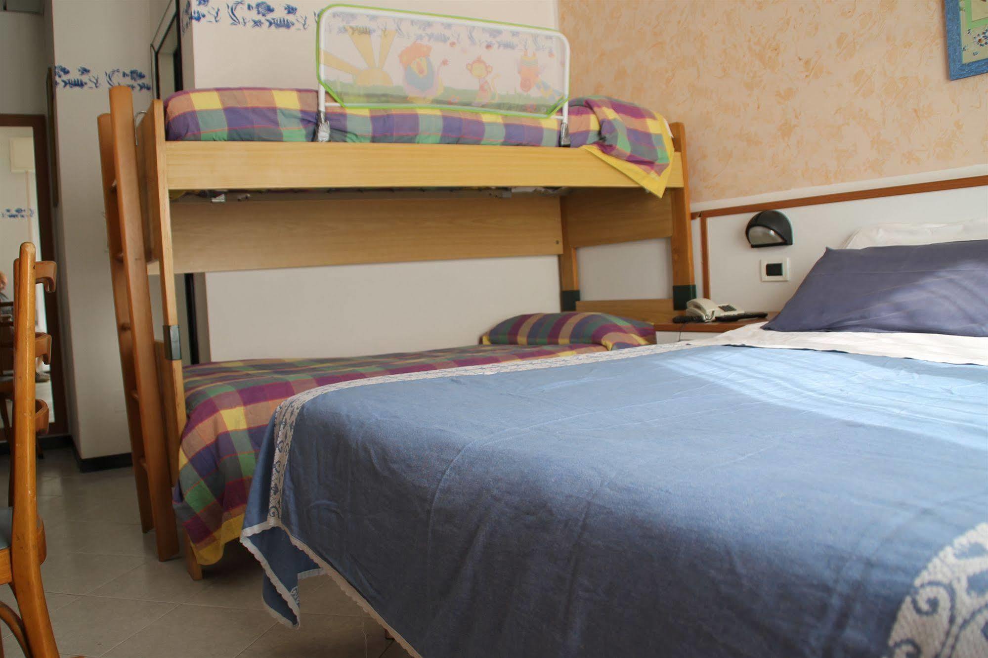 Hotel Brotas Ρίμινι Εξωτερικό φωτογραφία